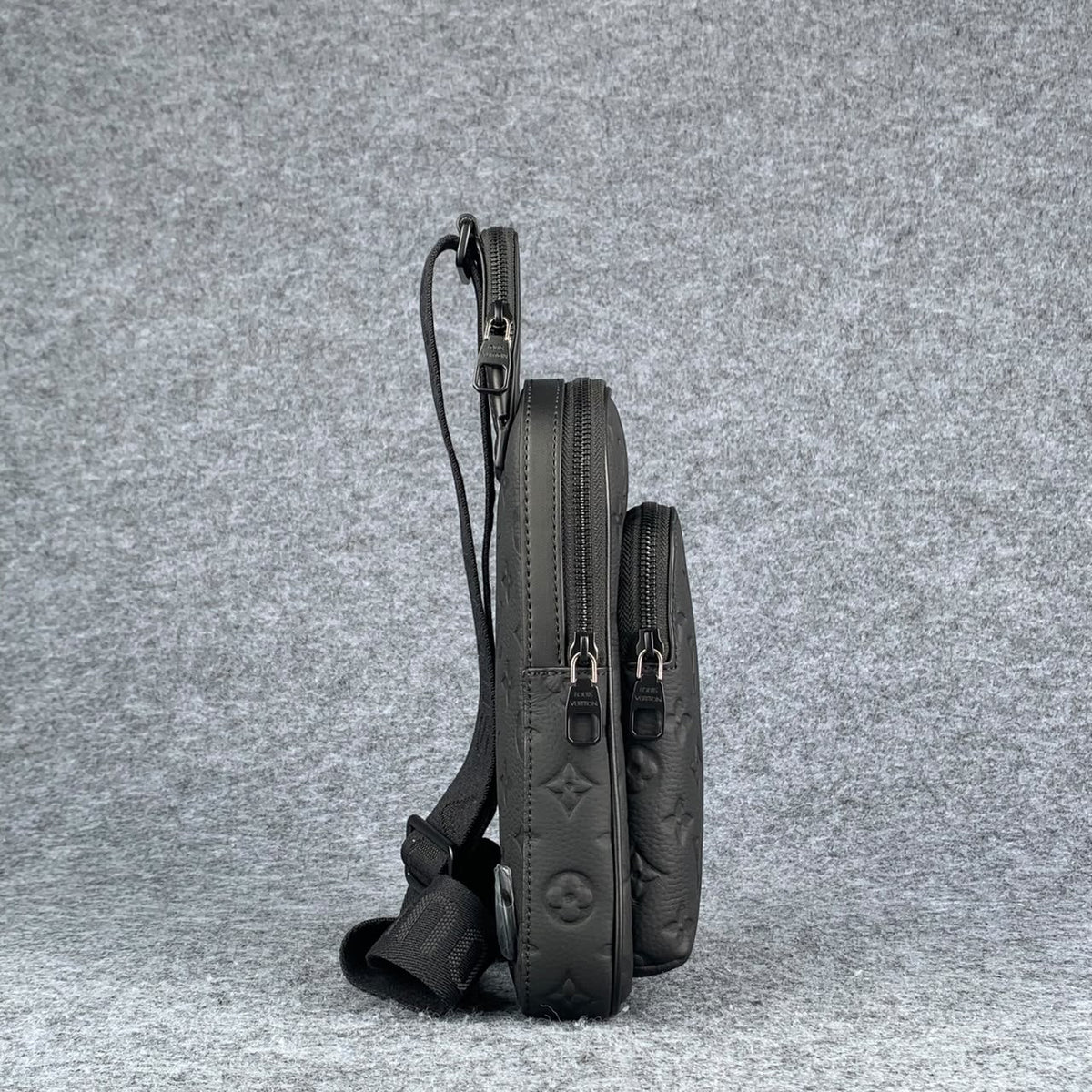 LV Avenue Slingbag PM