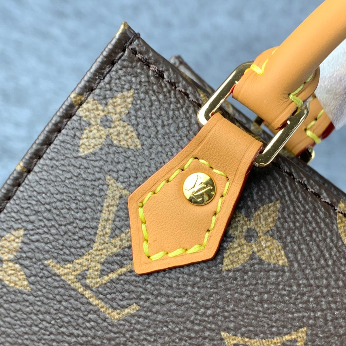 LV PETIT SAC PLAT BROWN