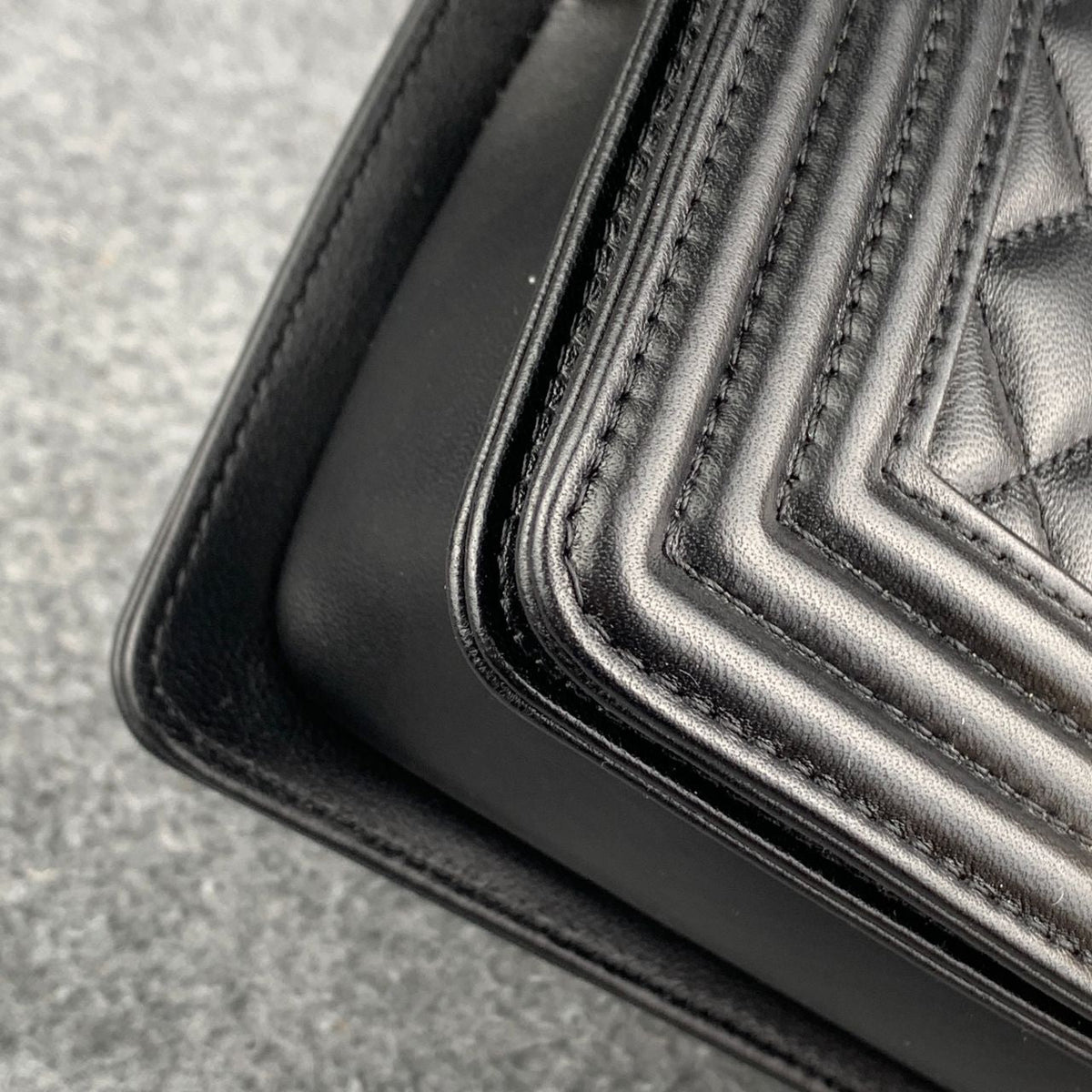 Chanel Boy Flap Diamond Quilted Small Bag Gold-Tone Black (2018)