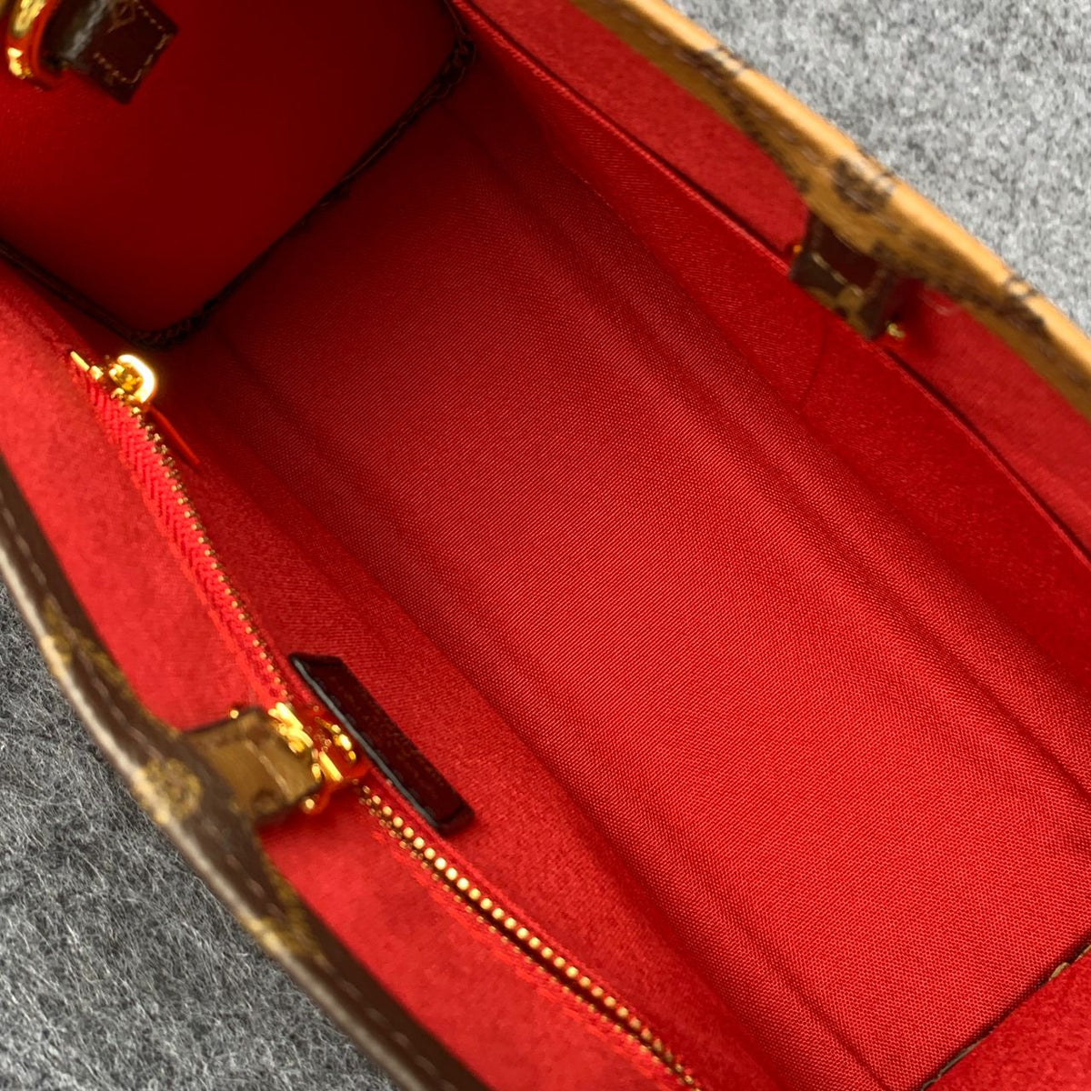 LV ONTHEGO GM GIANT REVERSE BROWN