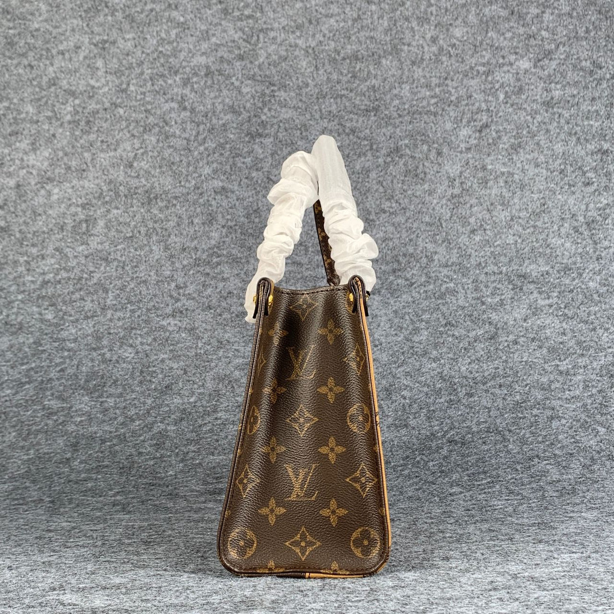 LV ONTHEGO GM GIANT REVERSE BROWN