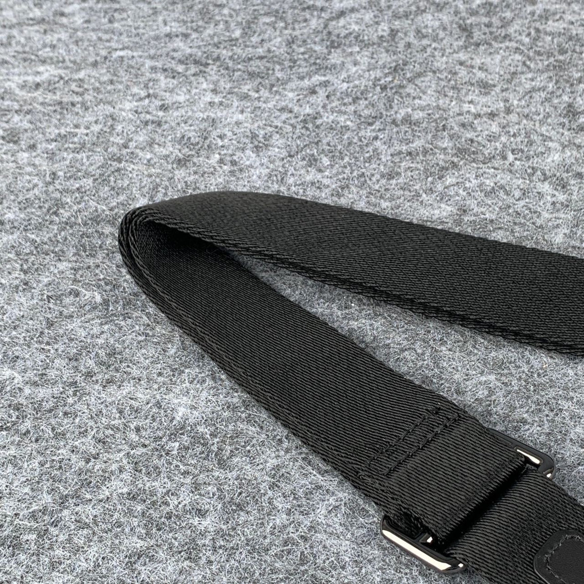 LV Avenue Sling Bag Monogram