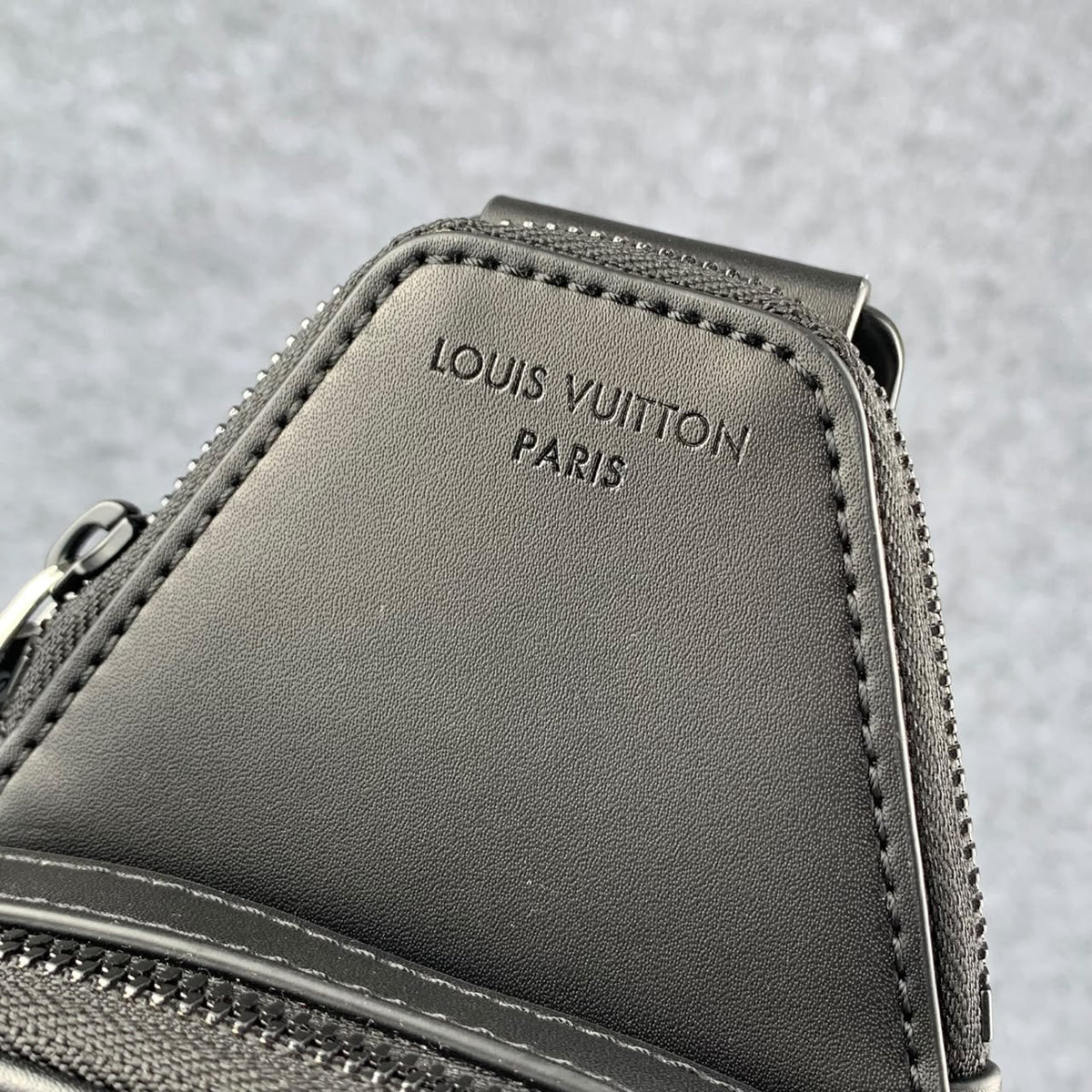 LV Avenue Slingbag PM