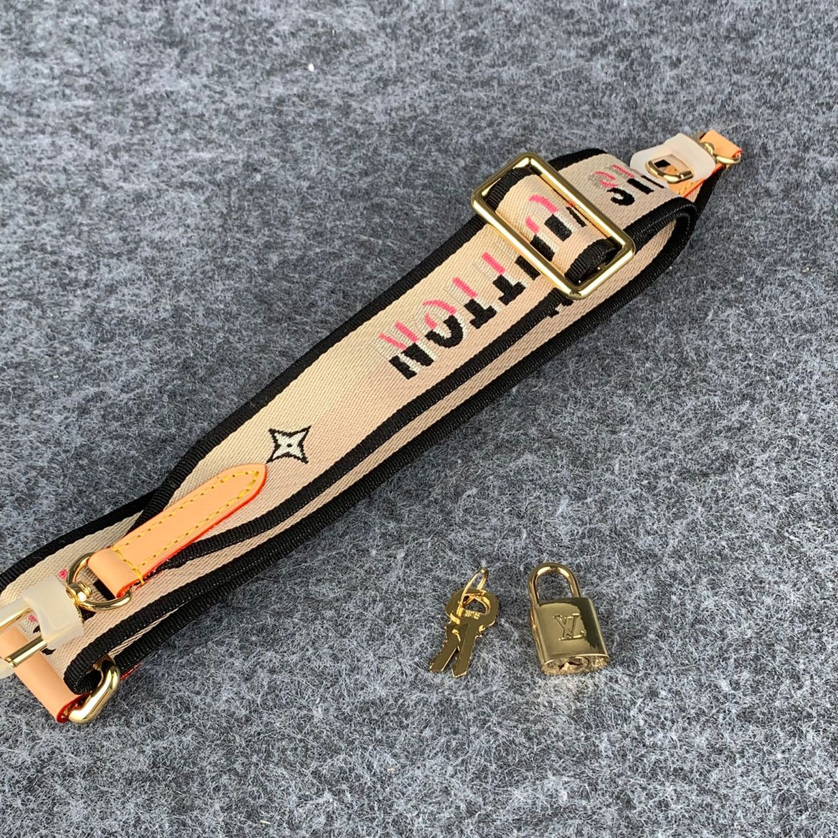 LV Speedy Bandoulière 20 Bag