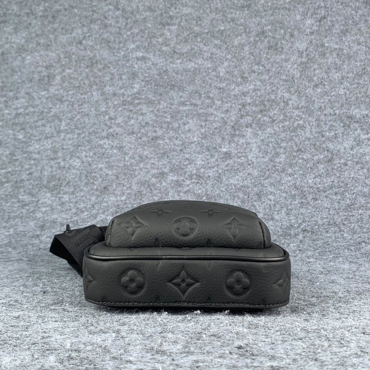 LV Avenue Slingbag PM