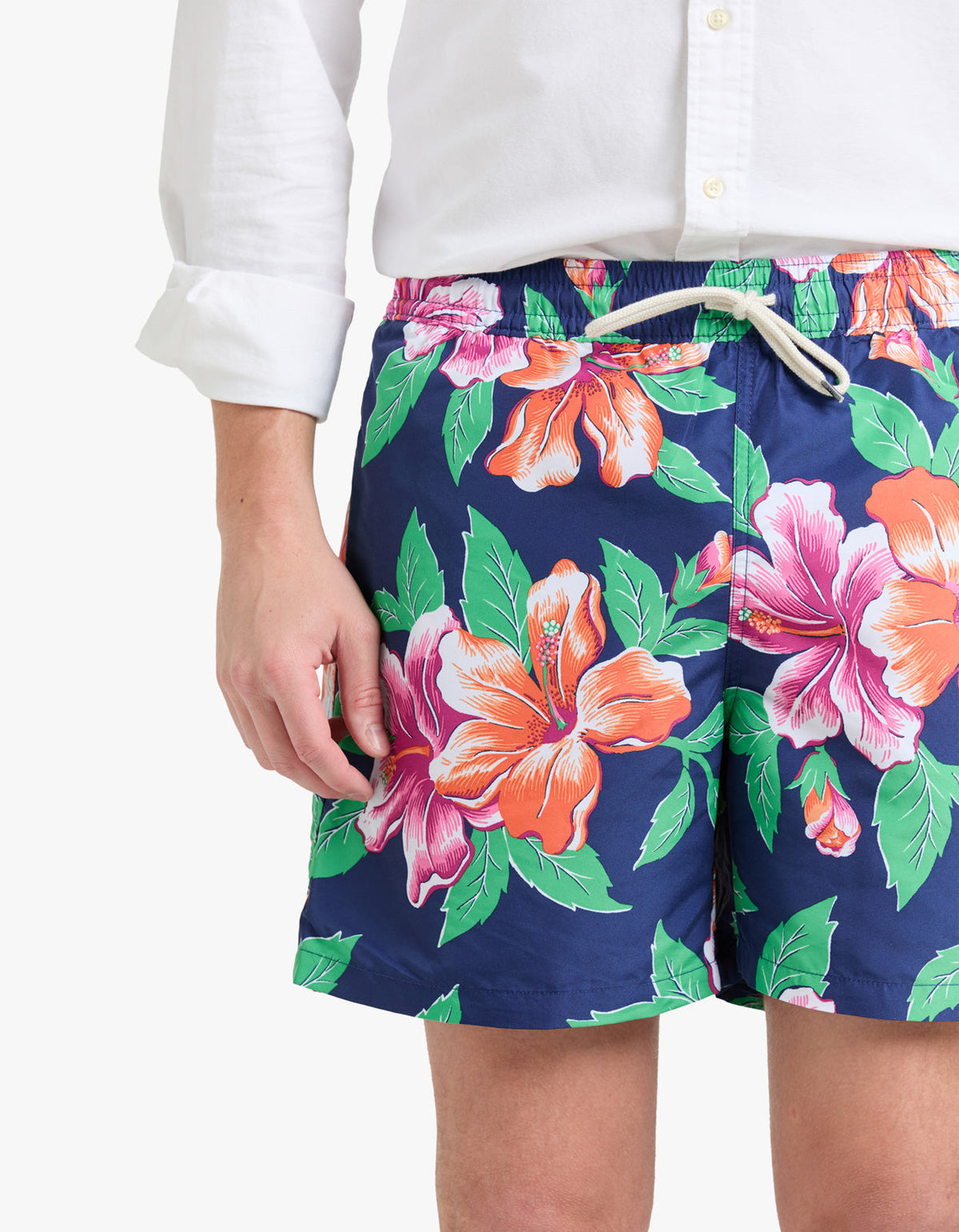 5.75 Inch Traveler Classic Swim Trunk - Iconic Hibiscus Navy