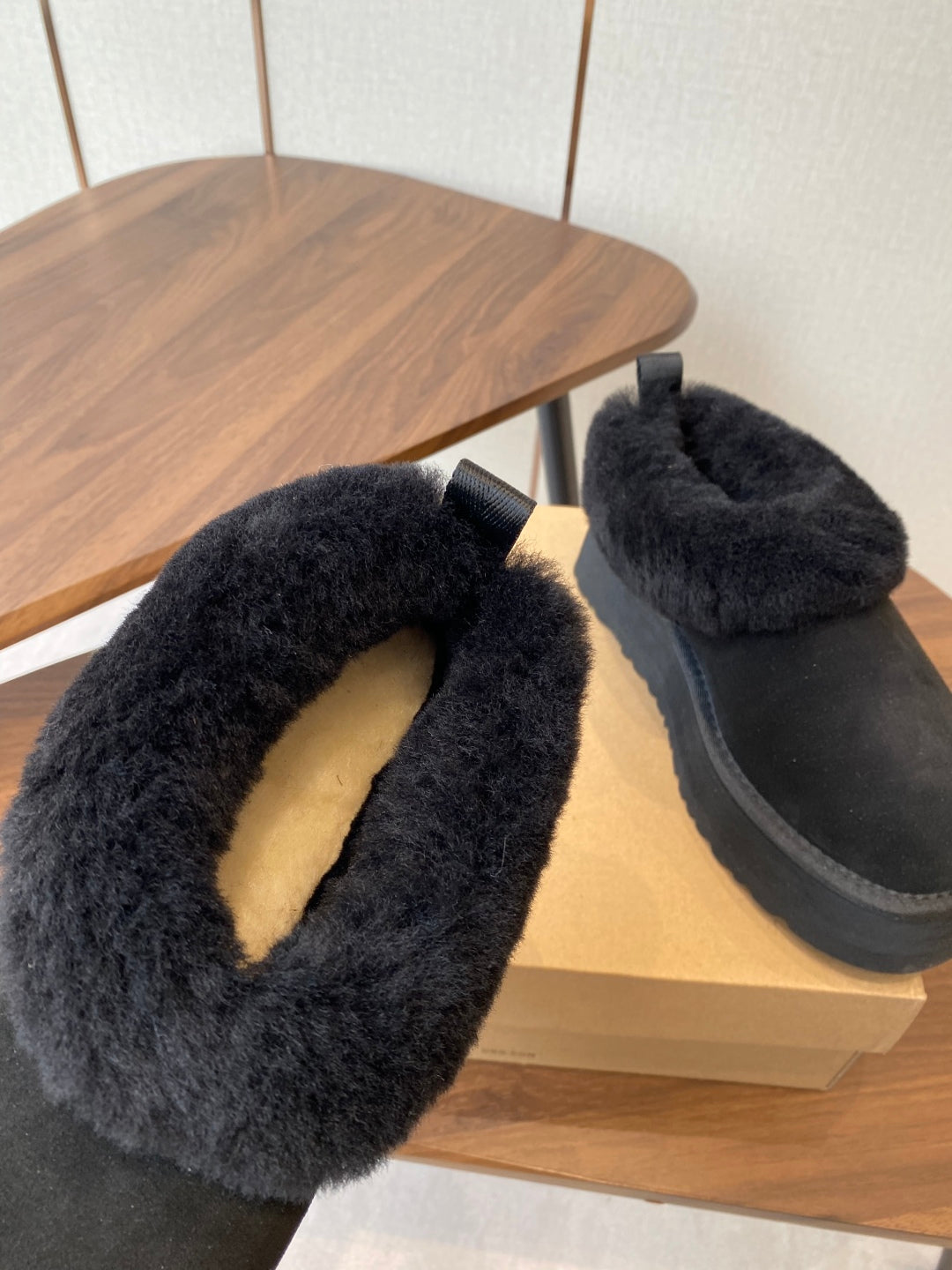 UGG Tazzler Sheep Wool Slippers – Autumn/Winter Collection