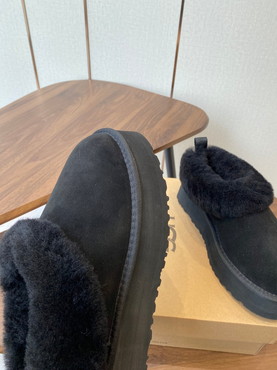 UGG Tazzler Sheep Wool Slippers – Autumn/Winter Collection