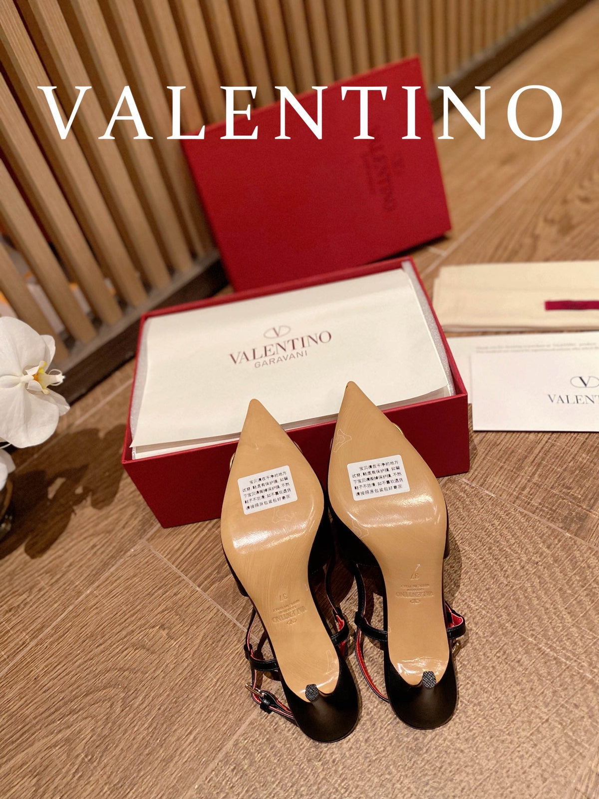Valentino VLogo Signature Leather Pumps – 2022 Collection