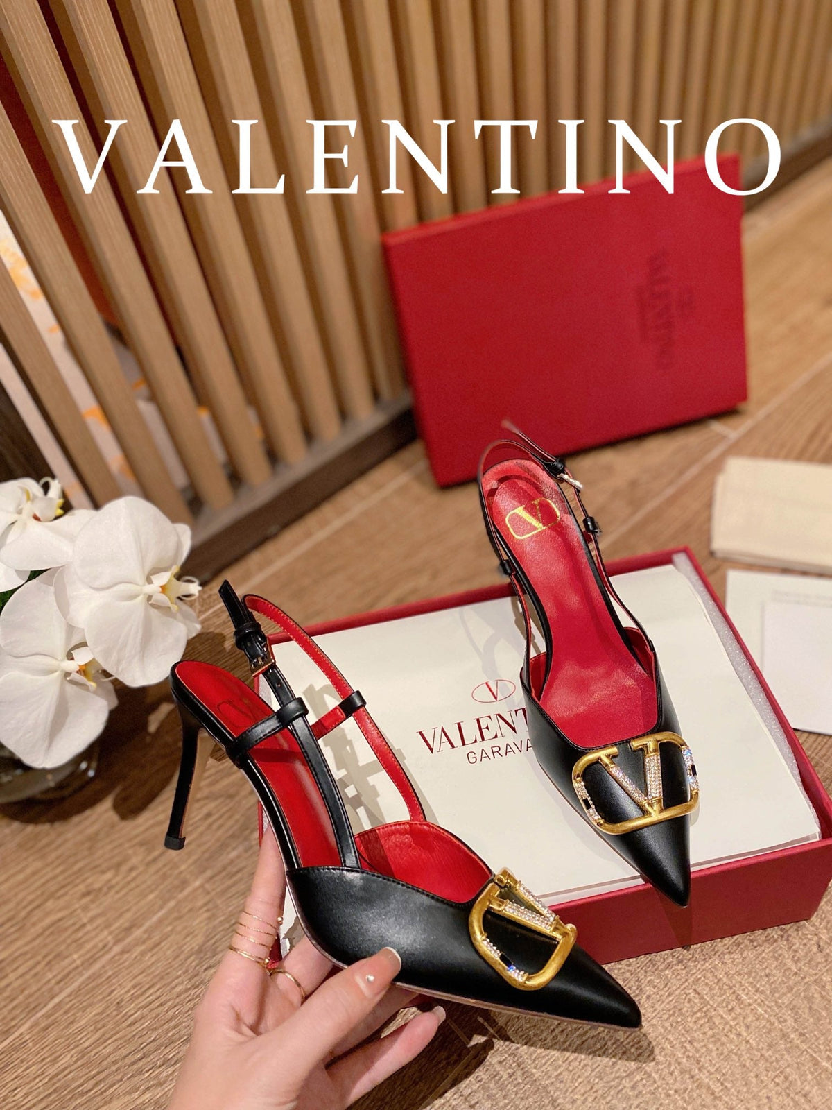 Valentino VLogo Signature Leather Pumps – 2022 Collection