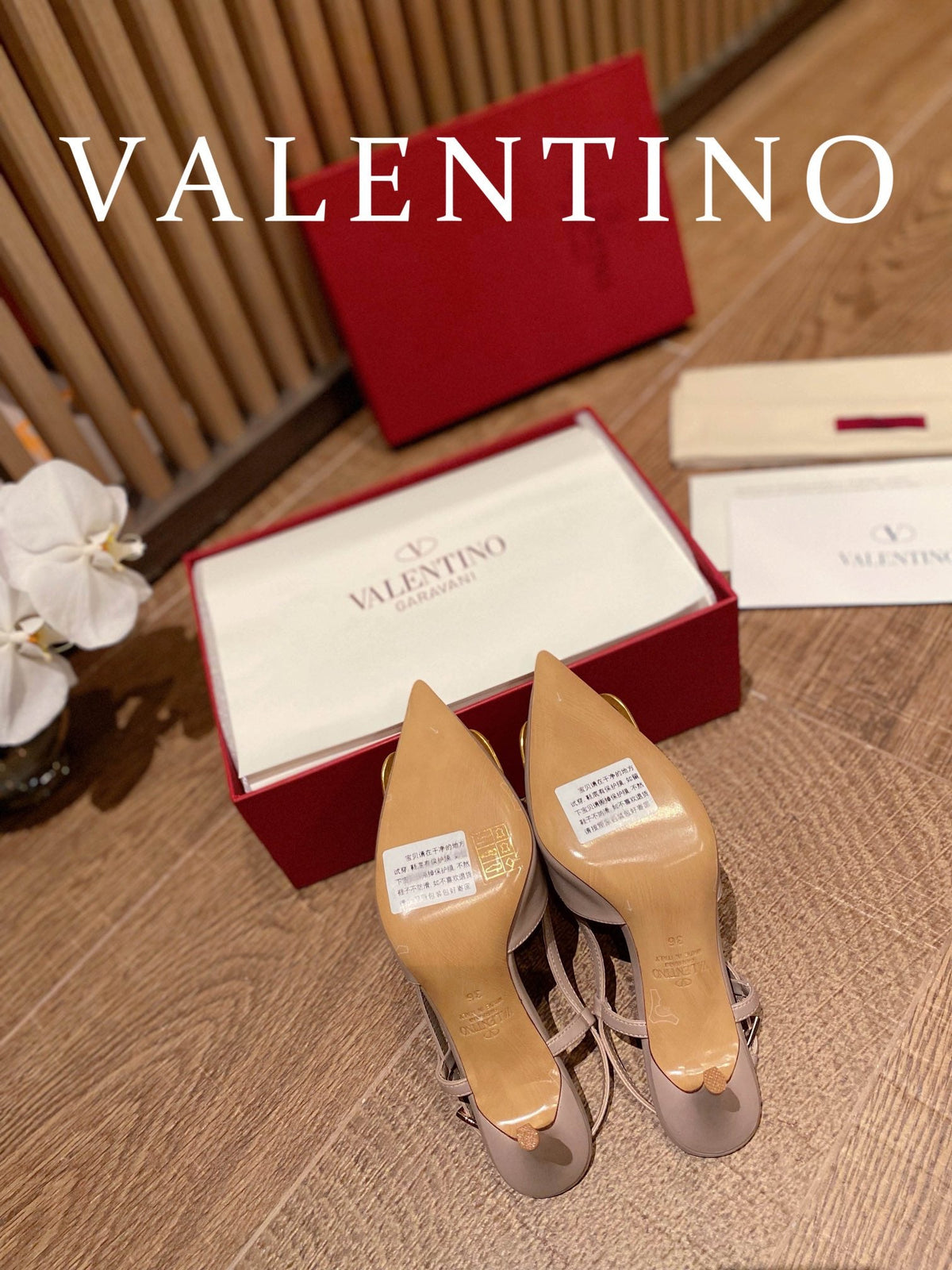 Valentino VLogo Signature Leather Pumps – 2022 Collection