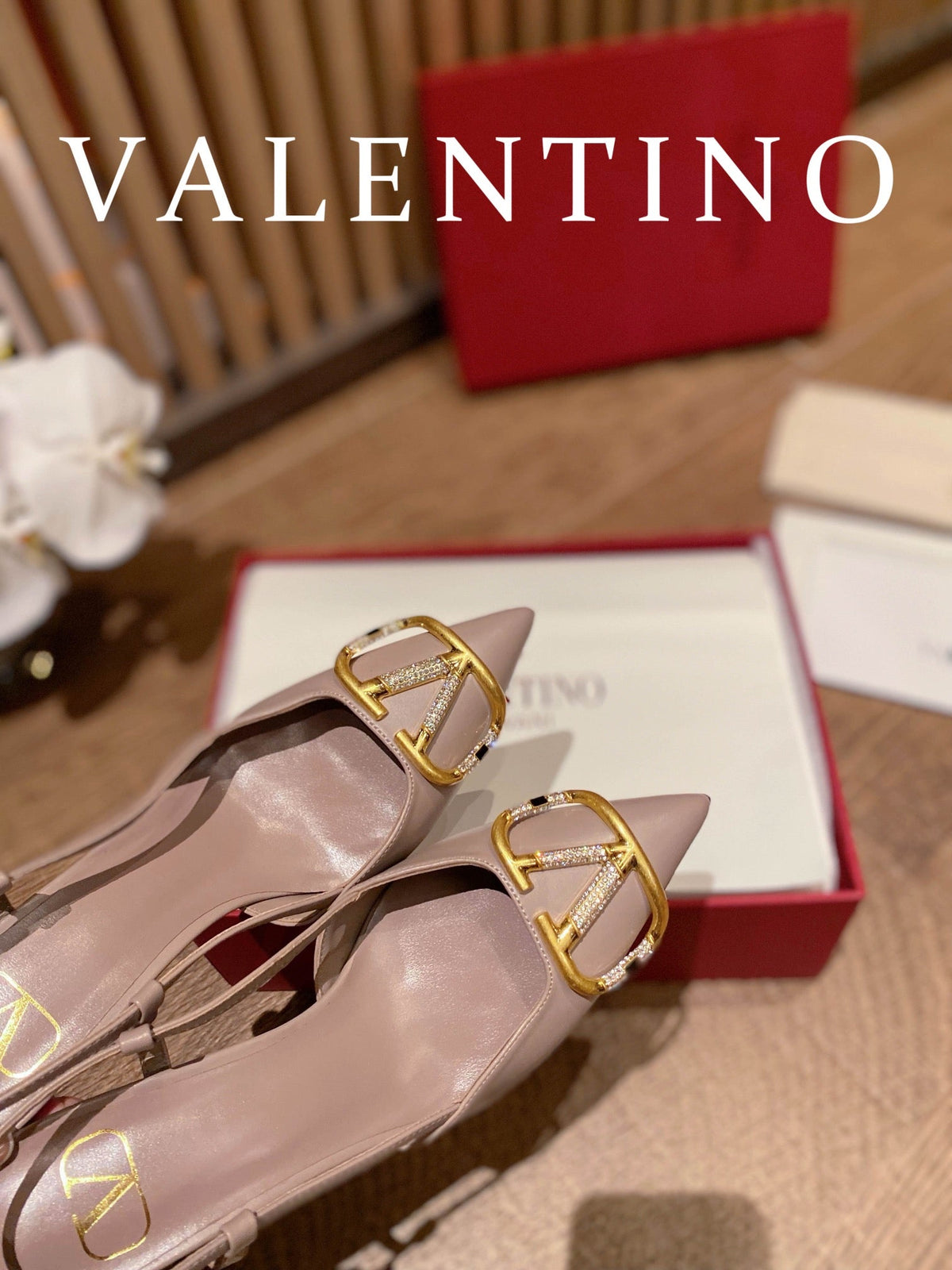 Valentino VLogo Signature Leather Pumps – 2022 Collection