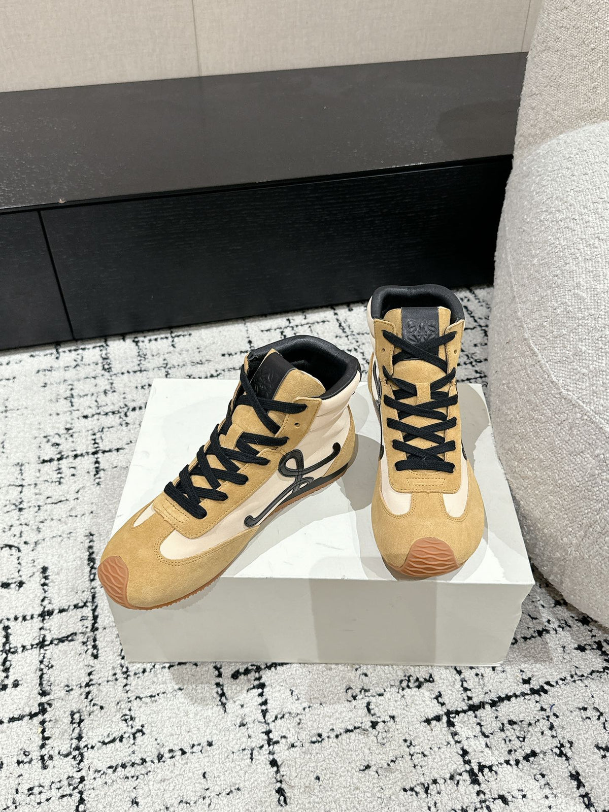 Loewe Flow Runner 2.0 Runway Sneakers – 25SS