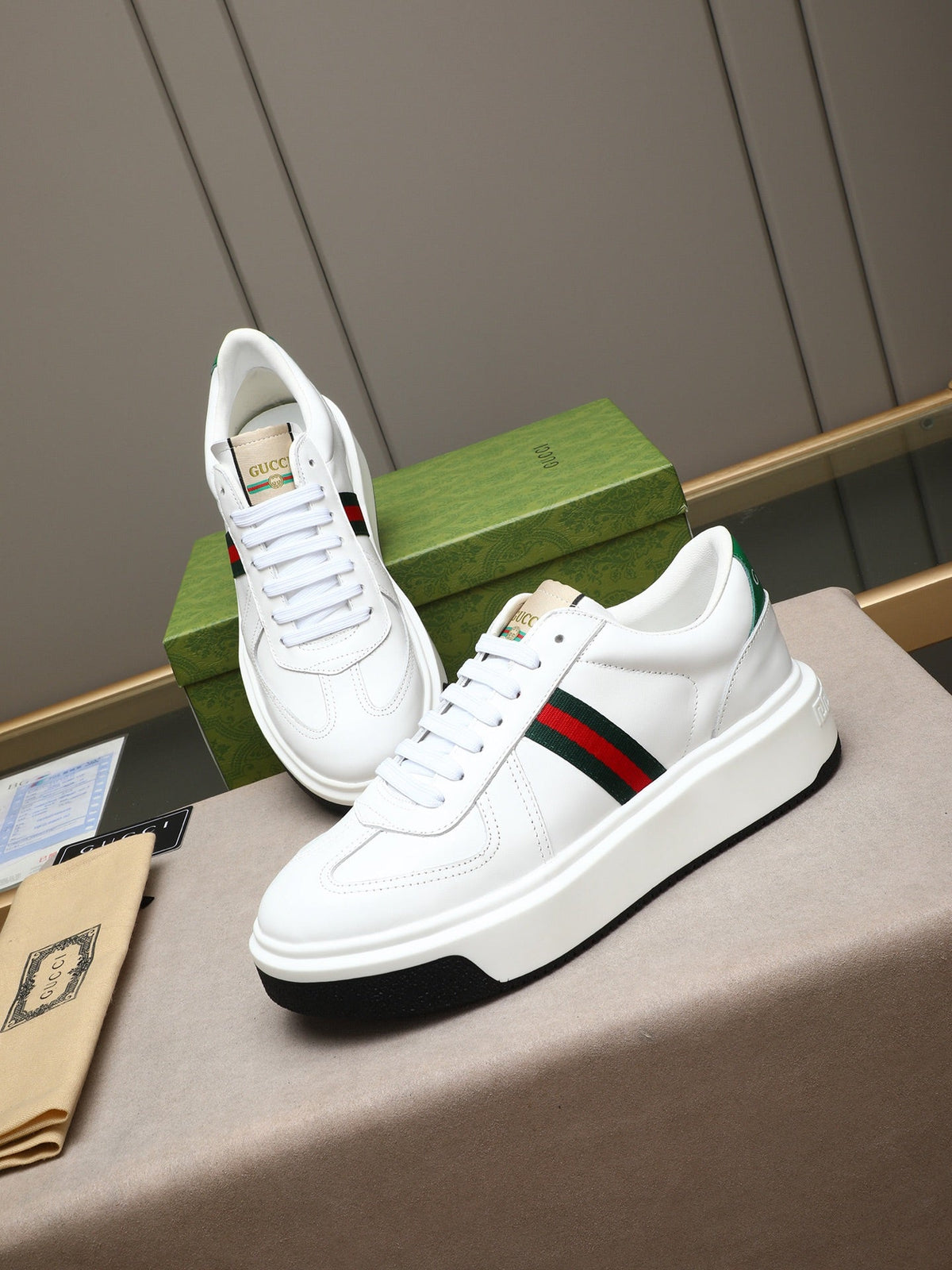 Gucci Men's Calfskin Fashion Loafers
