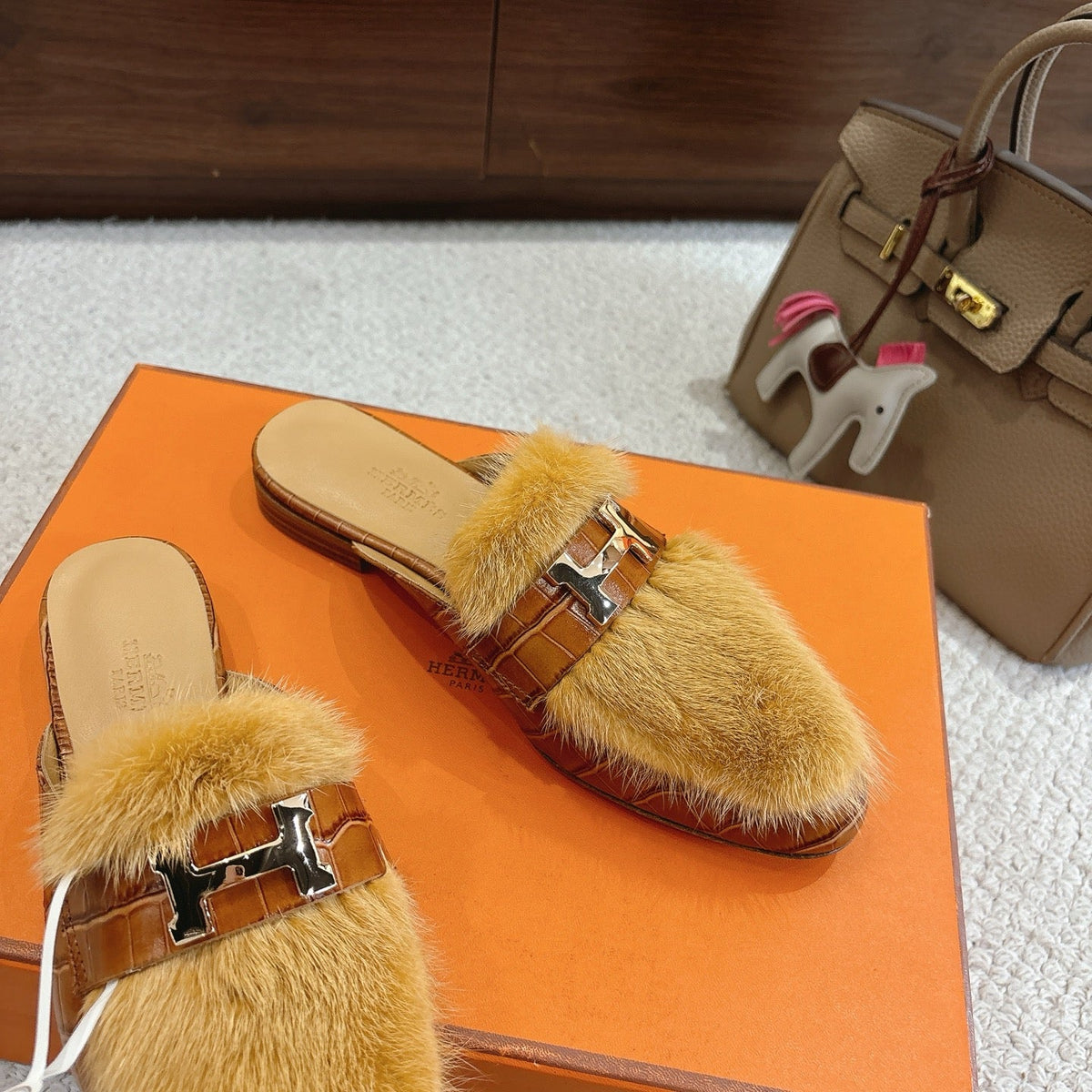 Hermès Mink Suede Loafers & Mules – Autumn/Winter Collection
