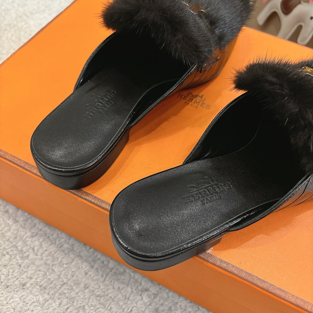 Hermès Mink Suede Loafers & Mules – Autumn/Winter Collection