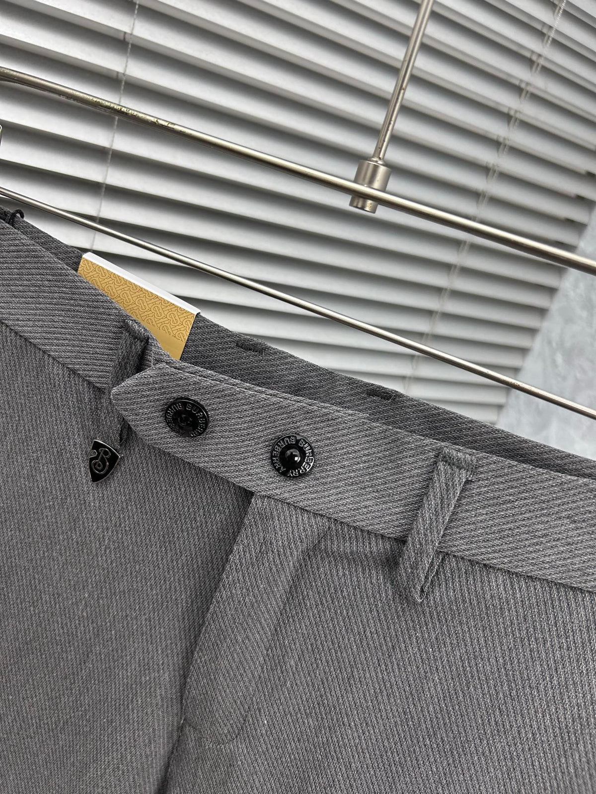 Burberry Tailored Casual Trousers – 2025SS
