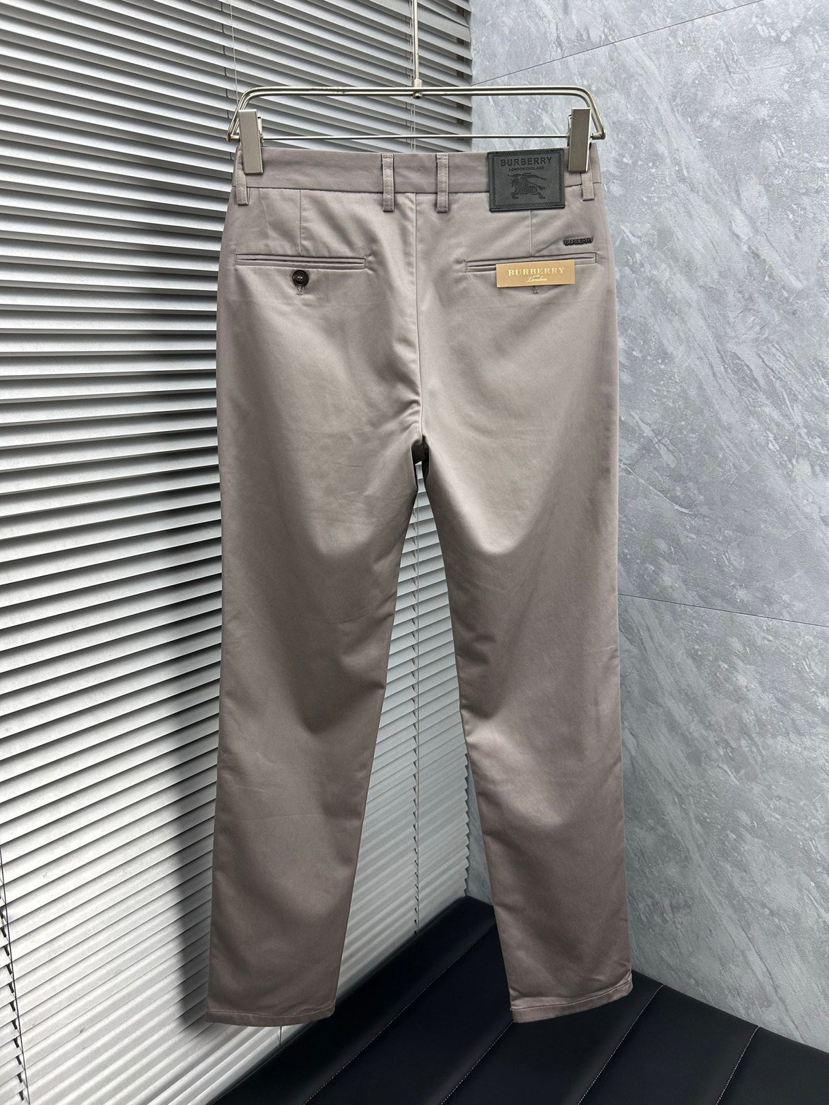 Burberry Tailored Casual Trousers – 2025SS