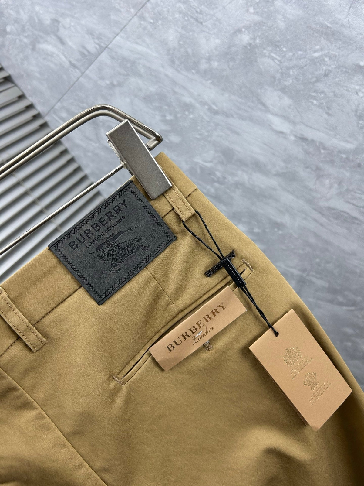 Burberry Tailored Casual Trousers – 2025SS