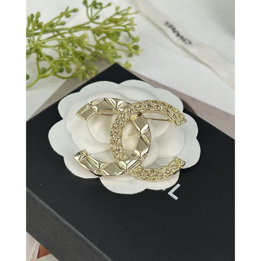 18K Chanel Gold Brooch