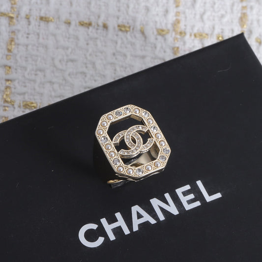 18K Chanel Diamonds Ring