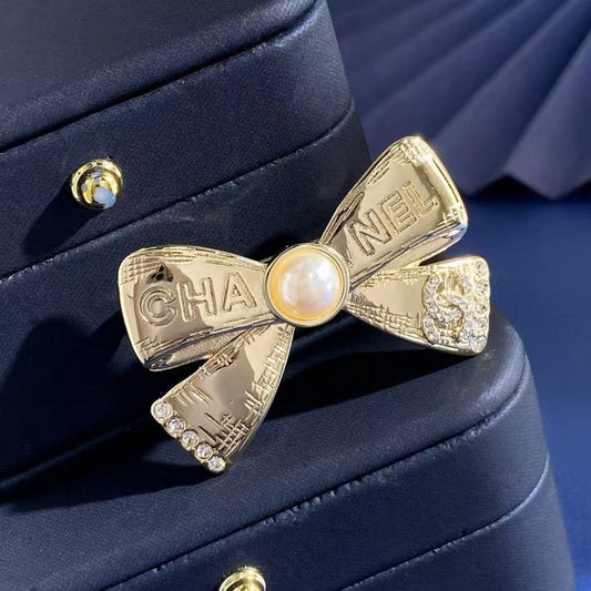 18K Chanel Bow Tie Gold Brooch