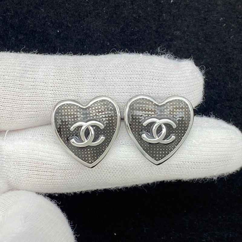 18K Chanel Heart Gold Earrings