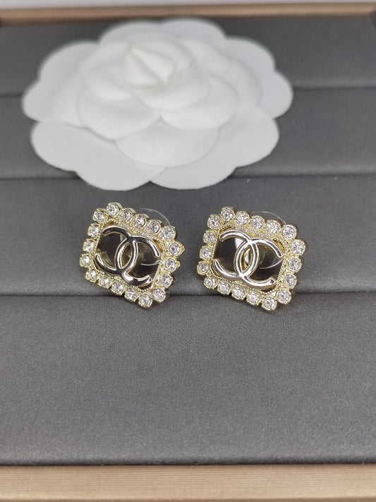 18K Chanel Diamonds Earrings