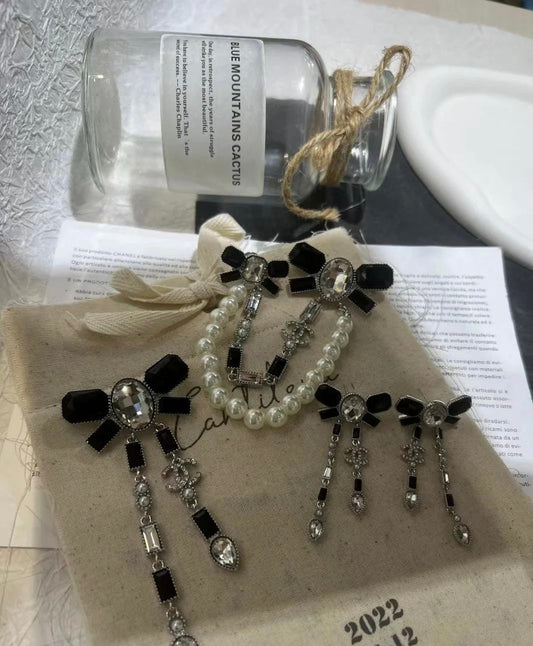 18K Chanel Bow Tie Crystals Brooch