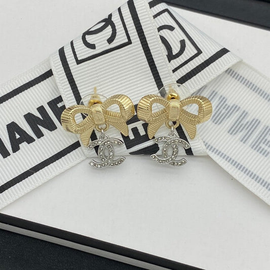 18K Chanel Bow Tie Gold Earrings
