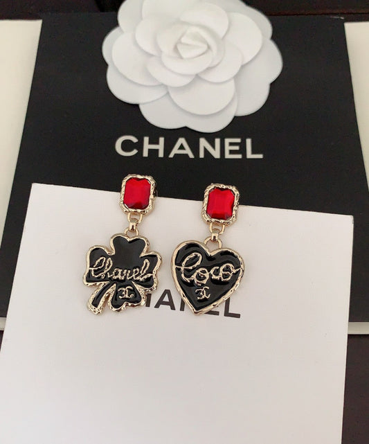 18K Chanel Heart Earrings