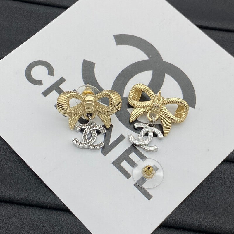 18K Chanel Bow Tie Gold Earrings