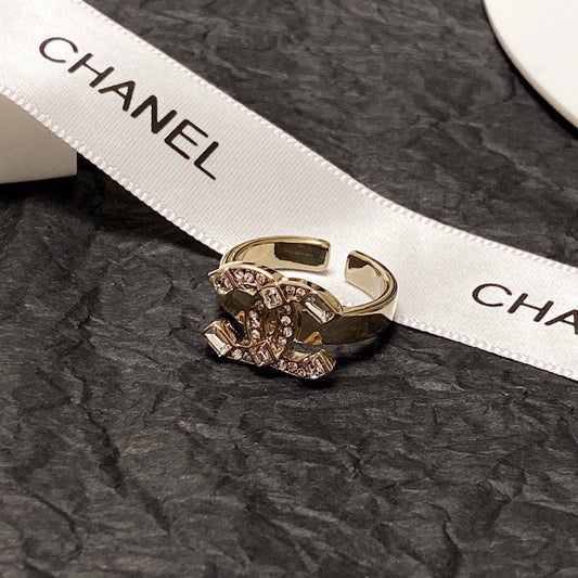 18K Chanel Crystals Ring