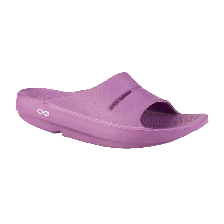 OOFOS Unisex OOahh Slide Sandal in Plum