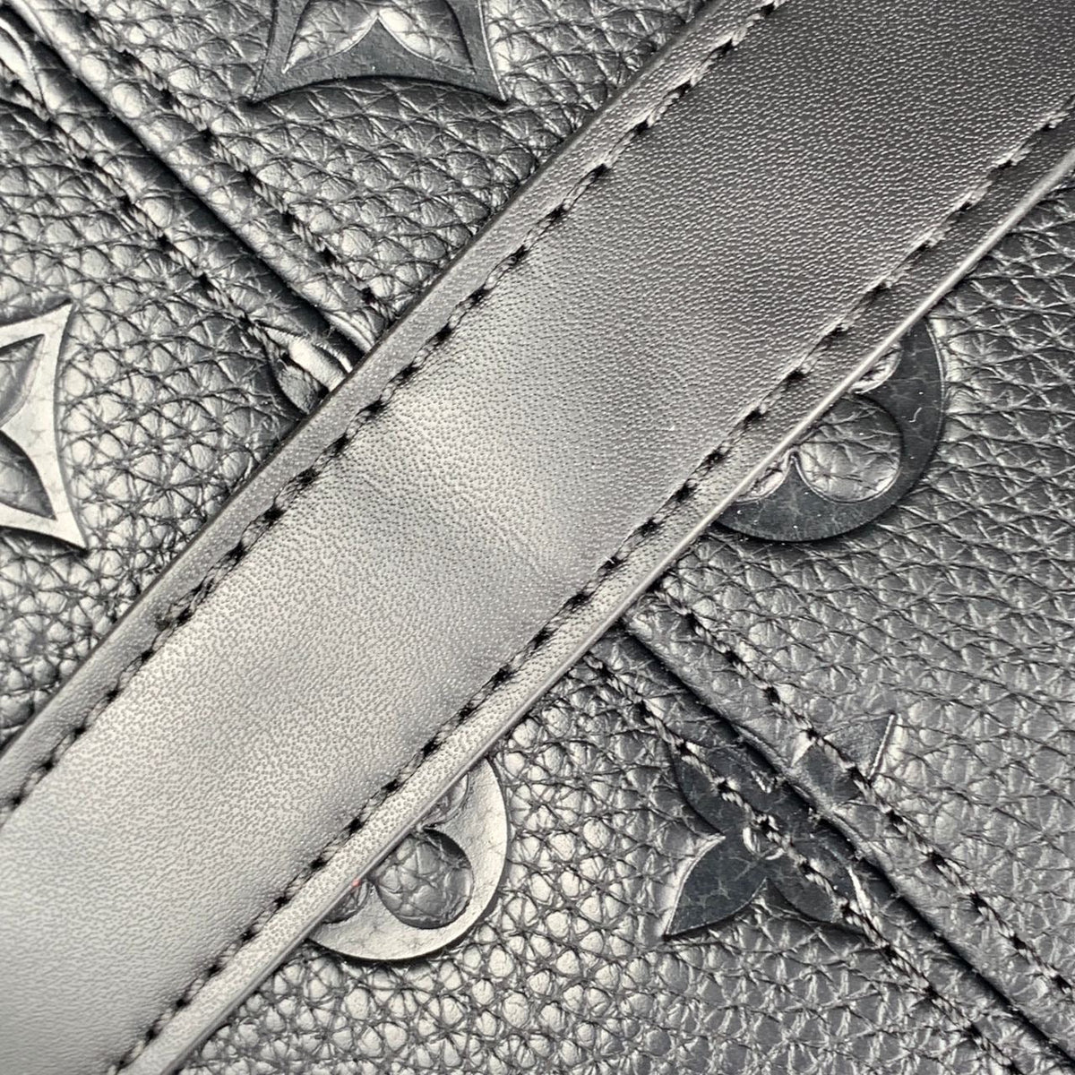 LV KEEPALL BANDOULIERE  GRAPHITE 50 BLACk