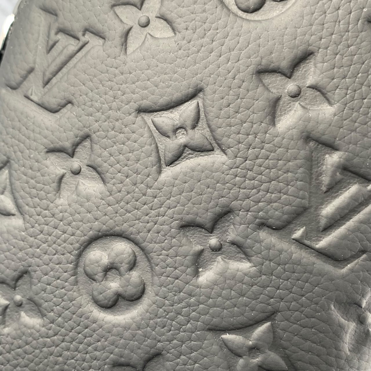 LV Avenue Slingbag PM