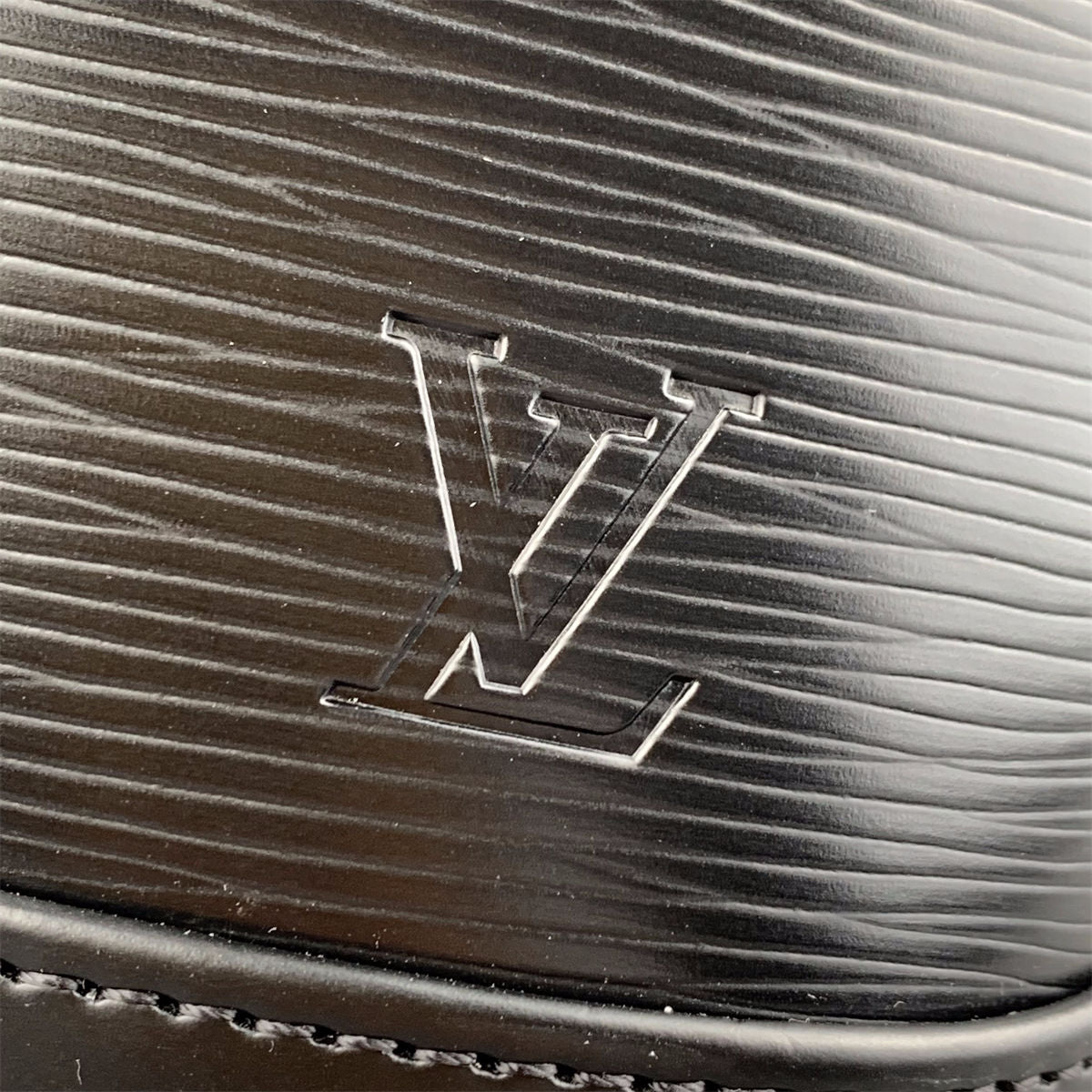 LV Alma BB in Black Epi Leather