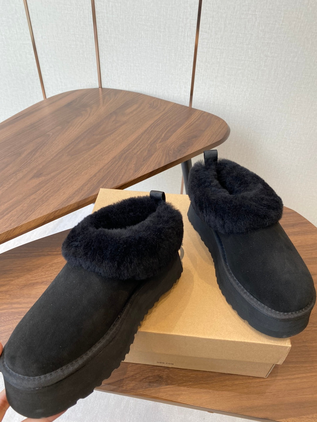 UGG Tazzler Sheep Wool Slippers – Autumn/Winter Collection