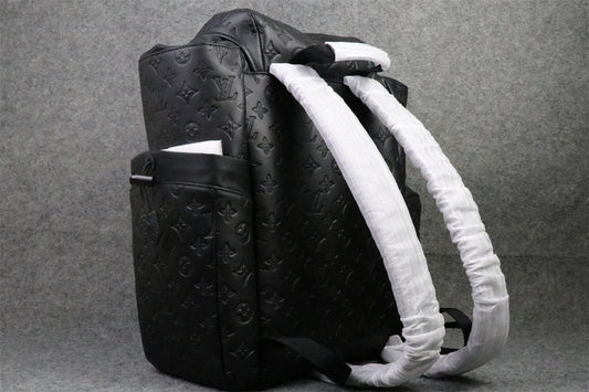 LV DISCOVERY BACKPACK 'SHADOW BLACK'
