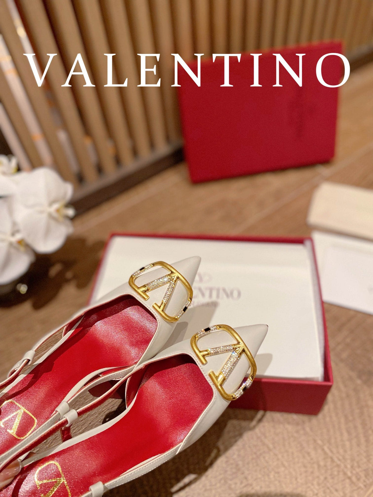 Valentino VLogo Signature Leather Pumps – 2022 Collection