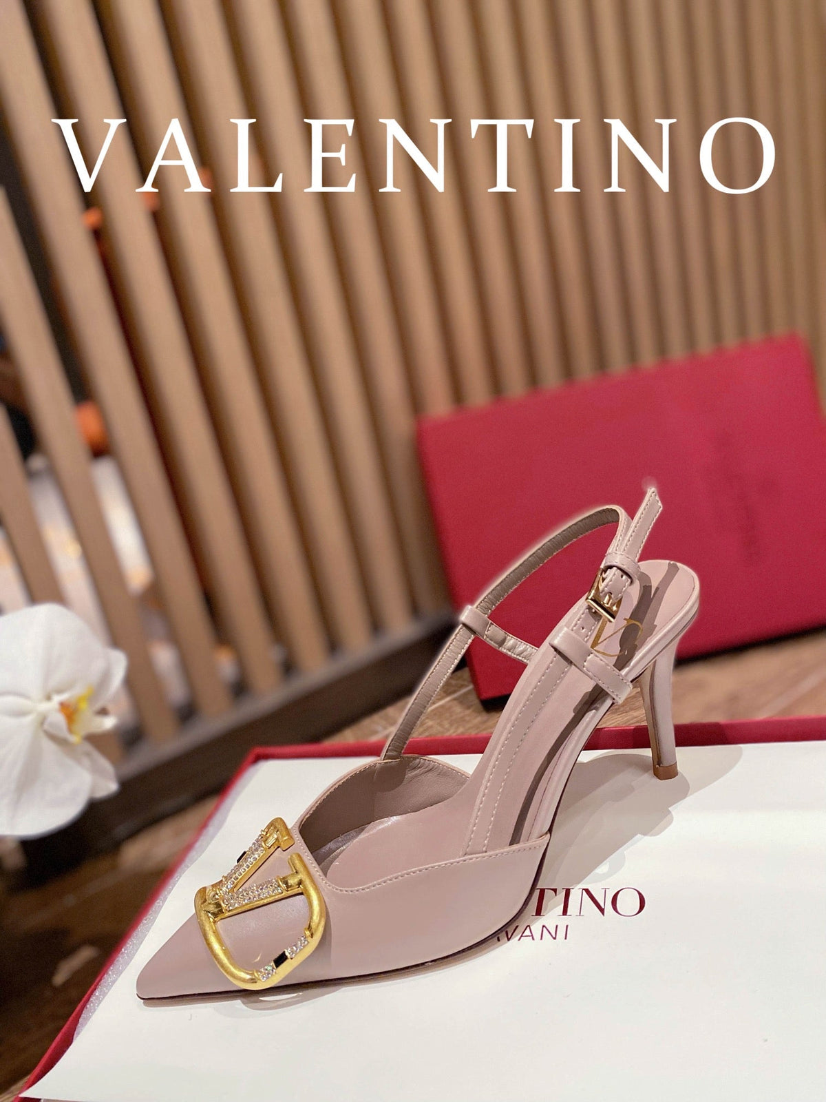 Valentino VLogo Signature Leather Pumps – 2022 Collection