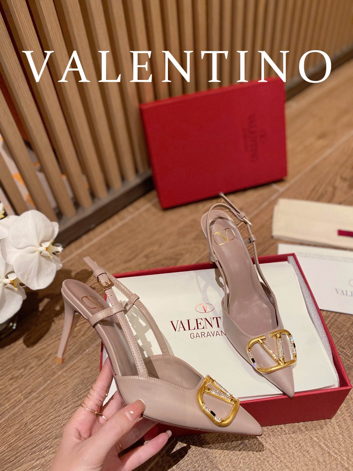 Valentino VLogo Signature Leather Pumps – 2022 Collection