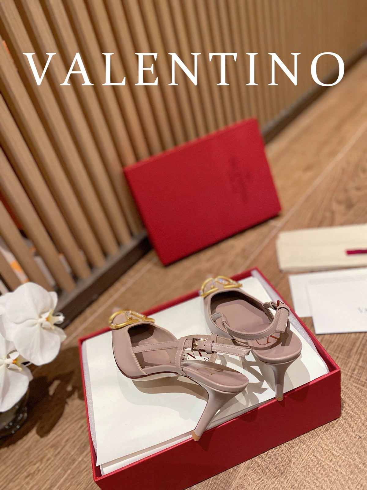 Valentino VLogo Signature Leather Pumps – 2022 Collection