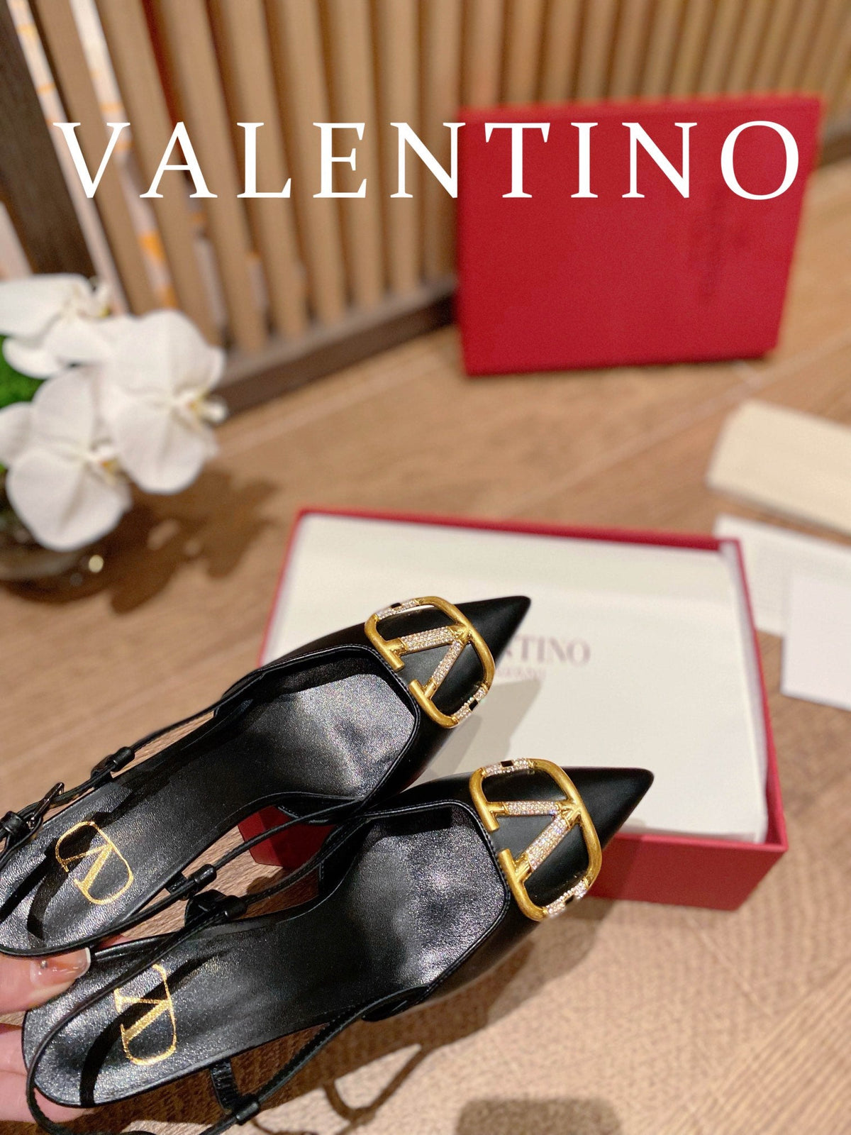 Valentino VLogo Signature Leather Pumps – 2022 Collection