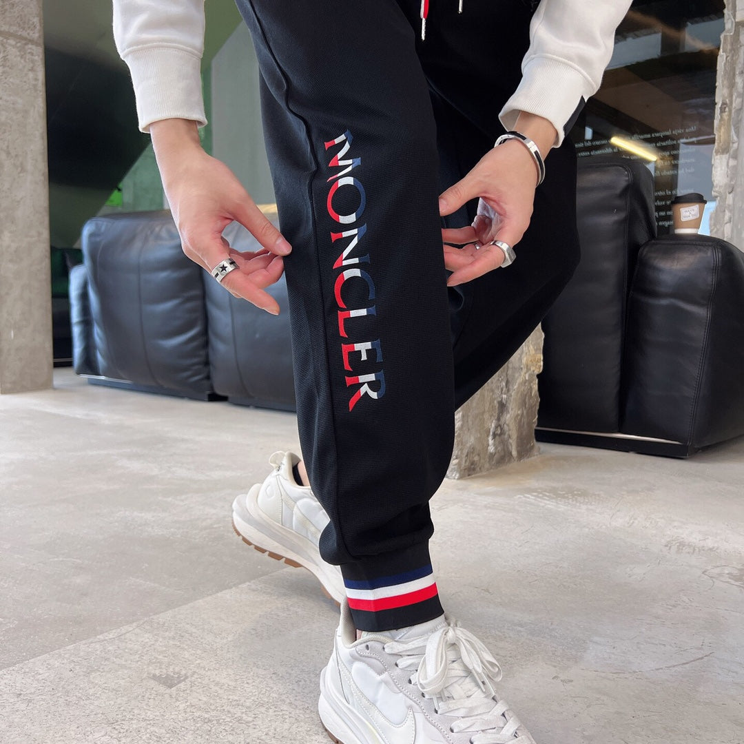 Moncler Logo Embroidered Sweatpants – 2023 Spring/Summer Collection