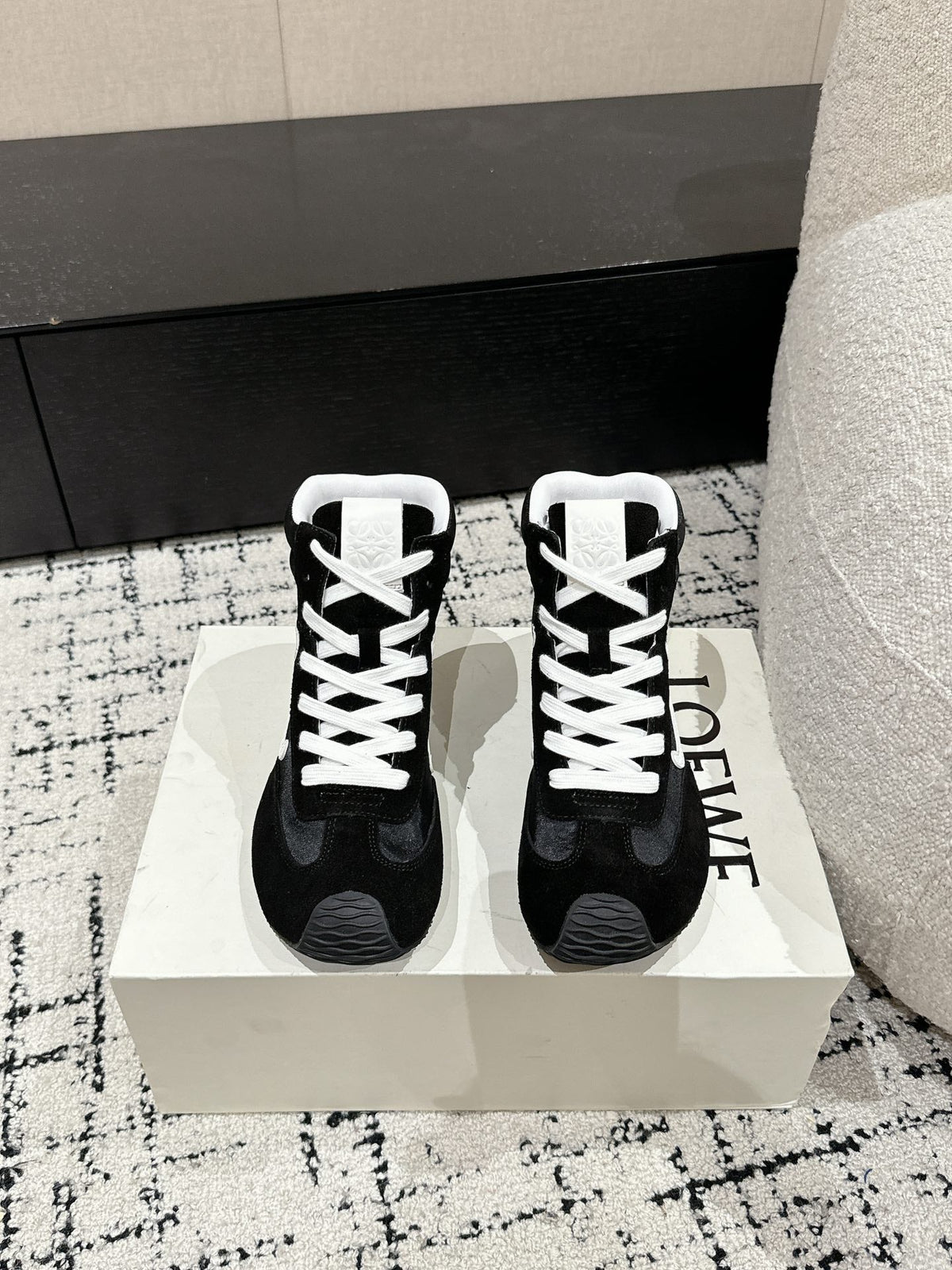 Loewe Flow Runner 2.0 Runway Sneakers – 25SS