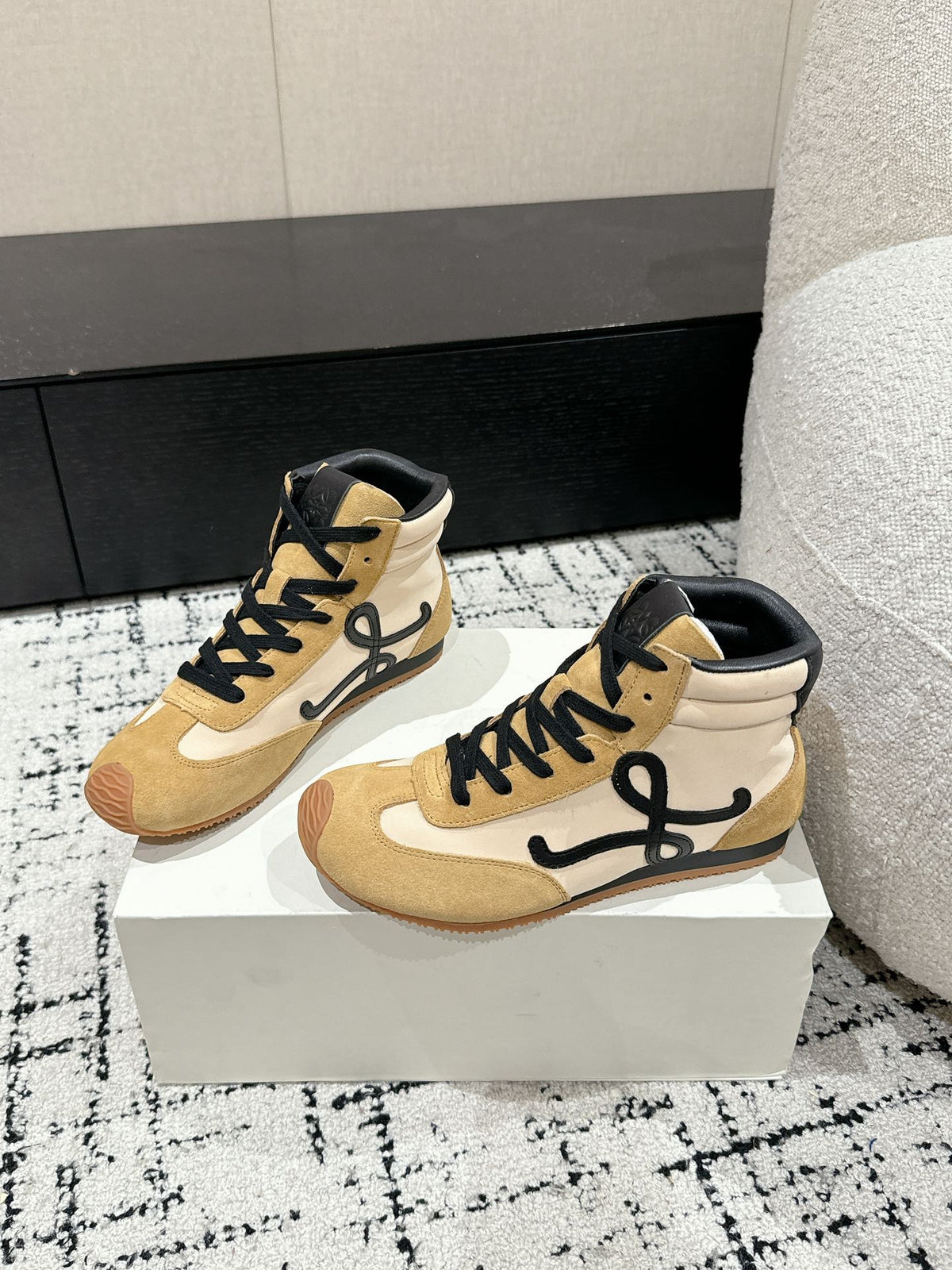 Loewe Flow Runner 2.0 Runway Sneakers – 25SS
