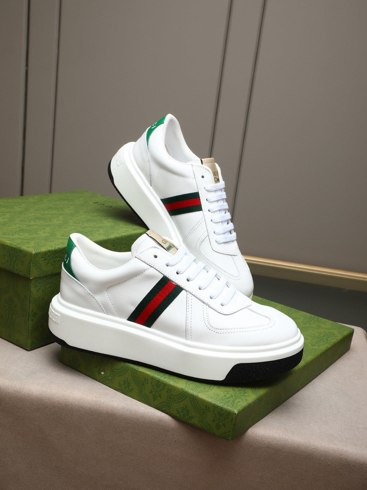 Gucci Men's Calfskin Fashion Loafers