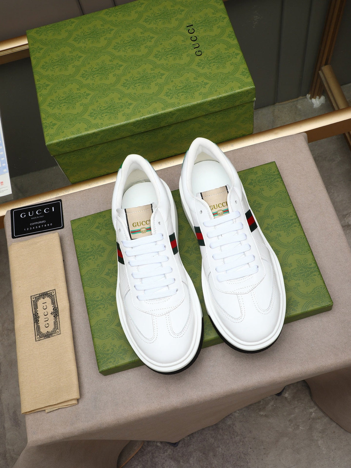 Gucci Men's Calfskin Fashion Loafers