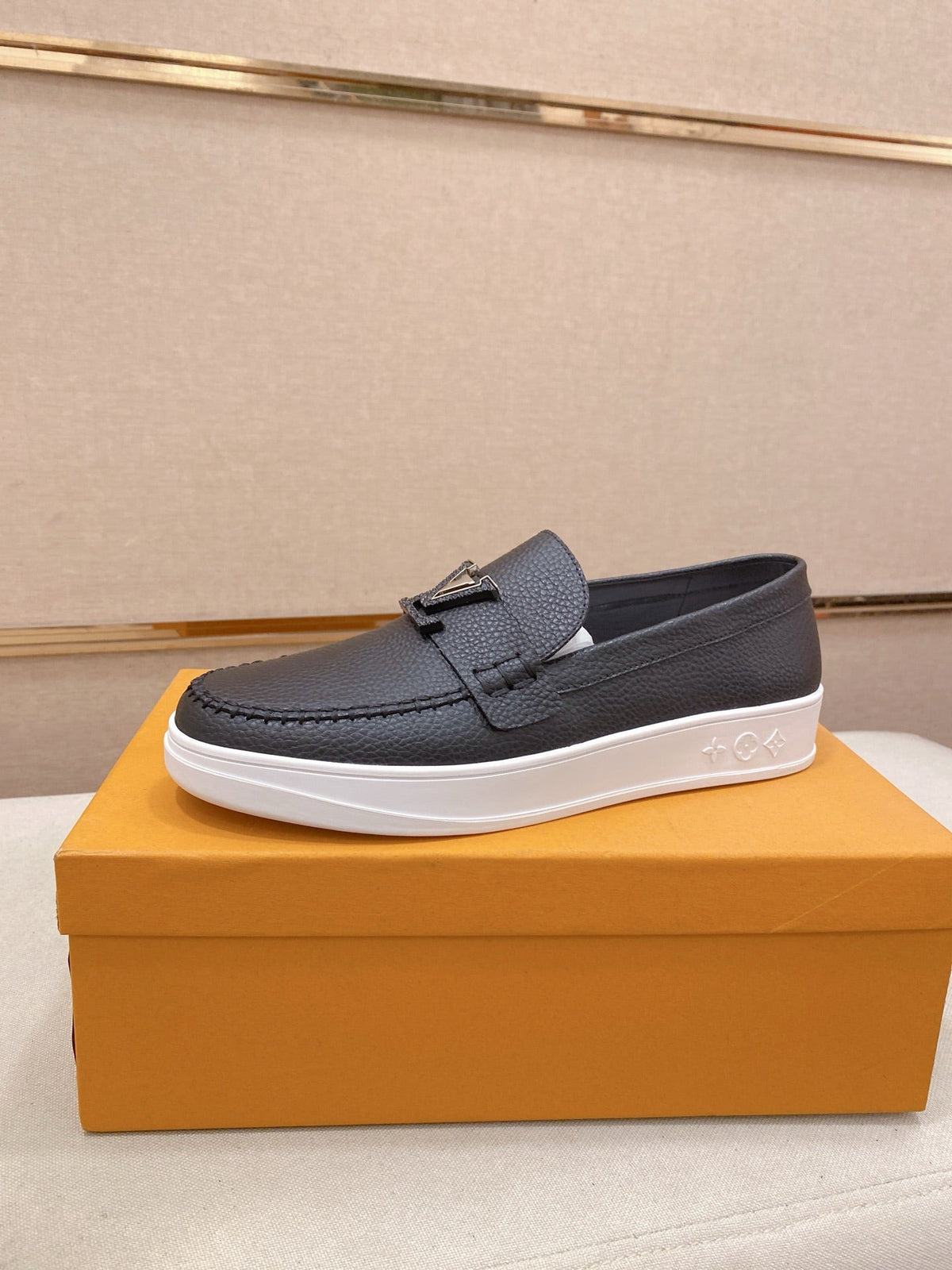 Louis Vuitton New Release Luxury Leather Loafers